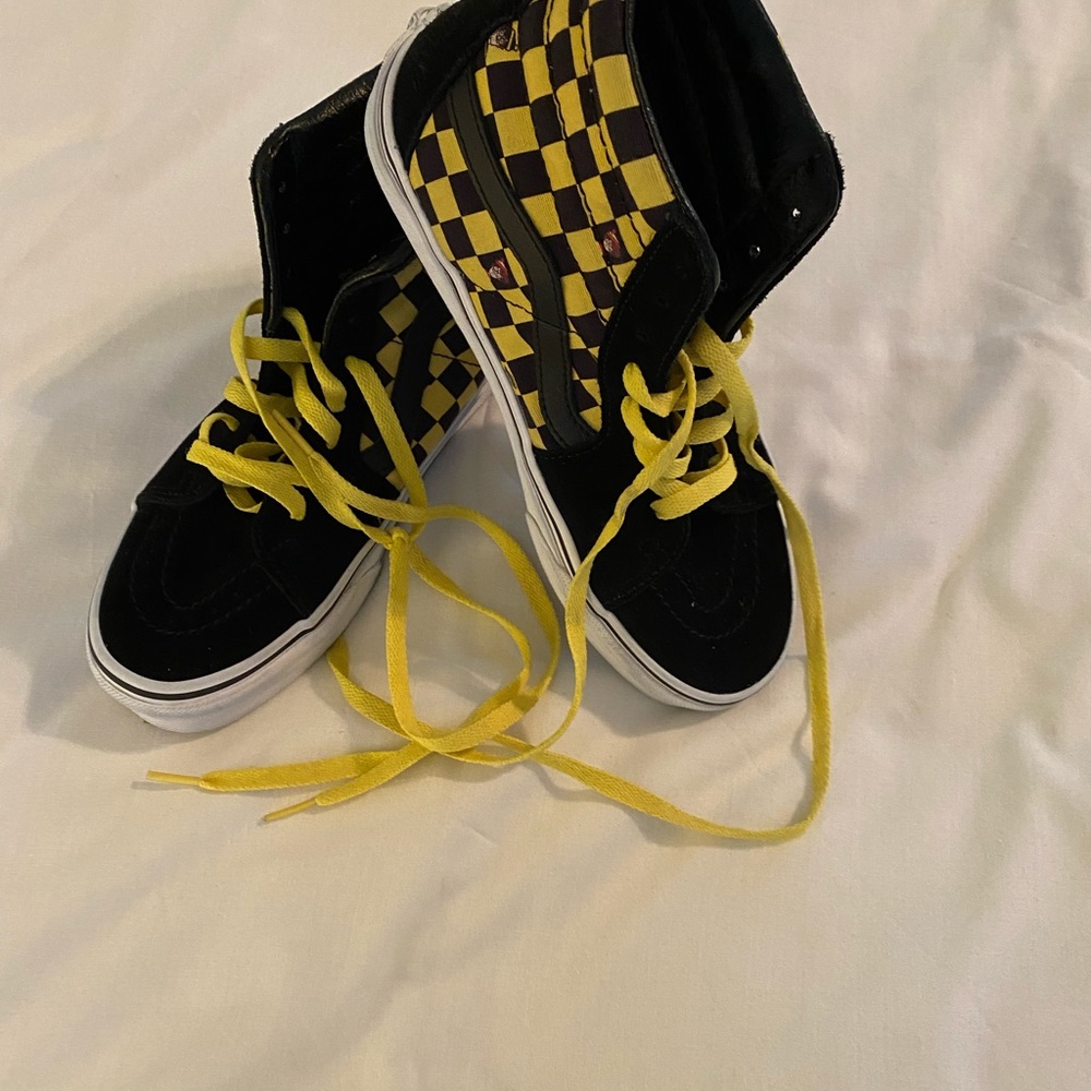 5.5 Where’s Waldo Theme Vans